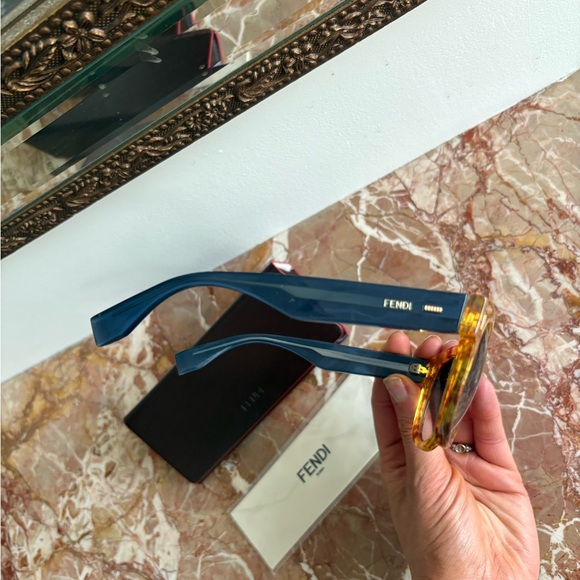 Fendi Amber and Brown Sunglasses /w Case - Picture 4 of 8